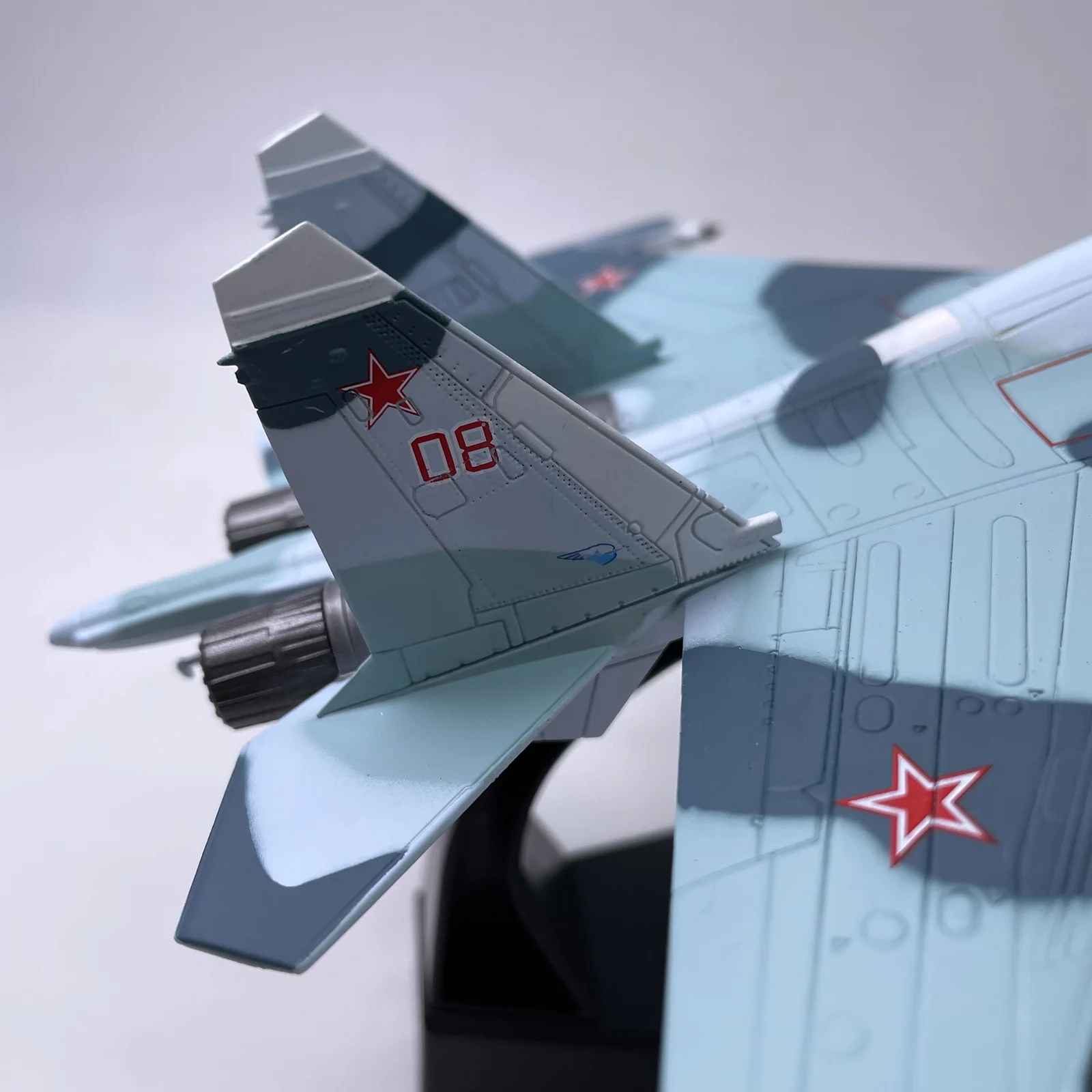 

1:100 Sukhoi Su-27 русский Aiecraft литье под давлением модель самолета-истребителя самолет ВВС игрушка