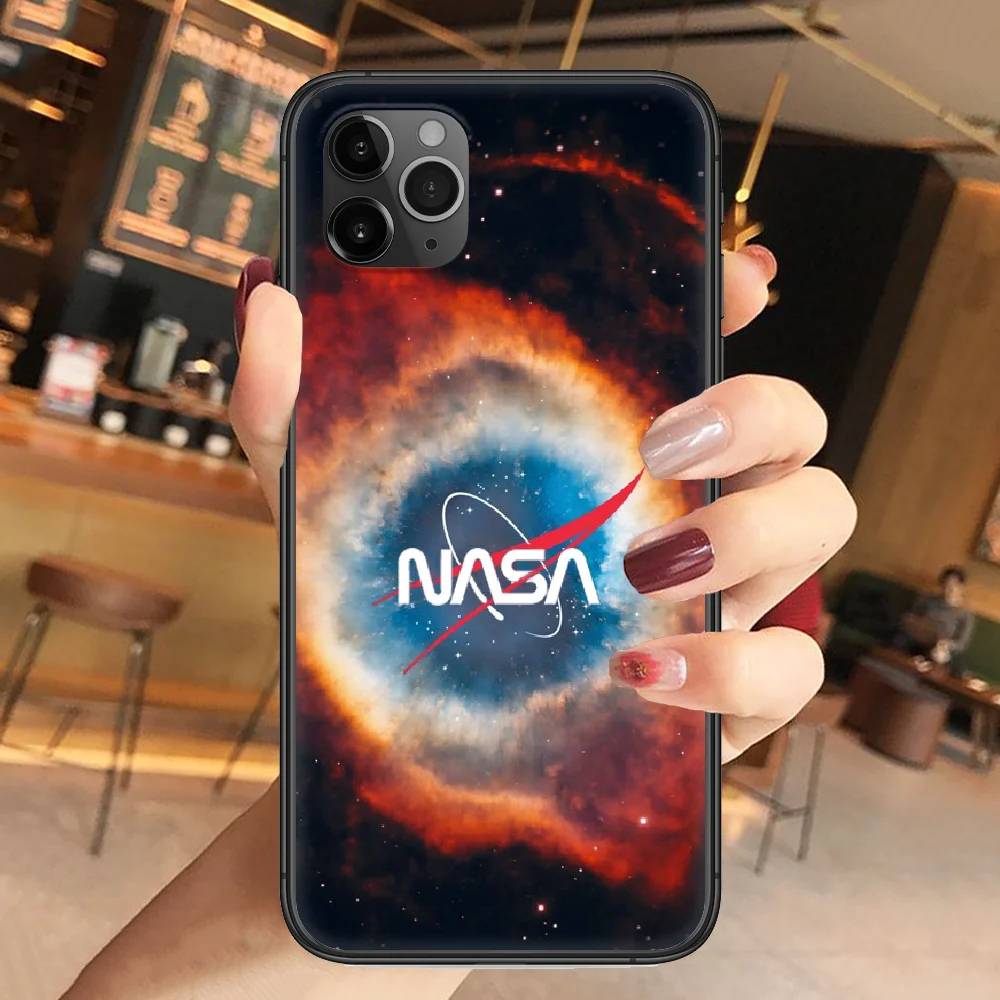 

Aerospace NASAINGS Astronaut Space Phone Case Cover Hull For iphone 5 5s se 2 6 6s 7 8 12 mini plus X XS XR 11 PRO MAX black