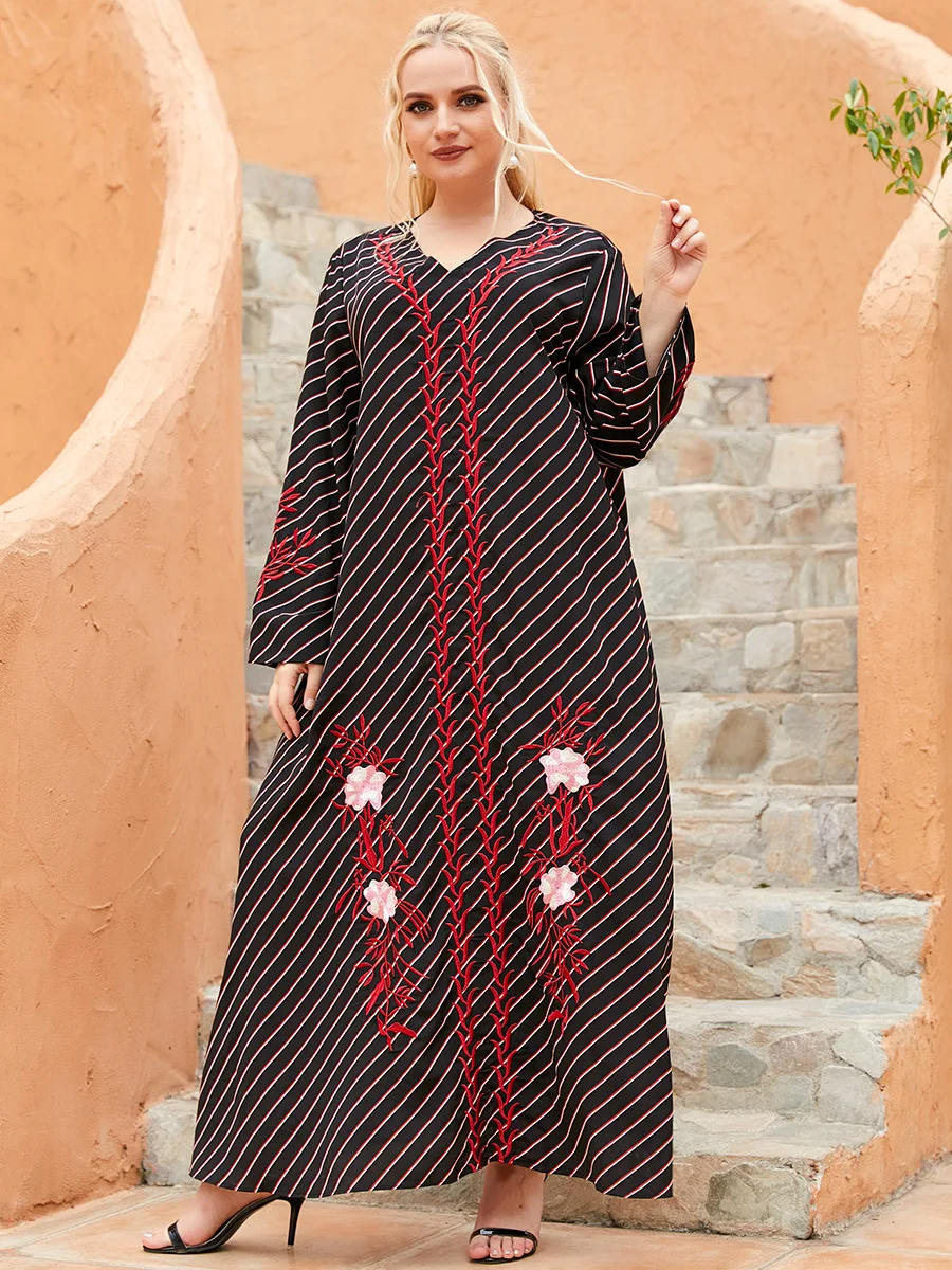 

Платье-макси в арабском мусульманском стиле с вышивкой, V-образным вырезом и длинным рукавом