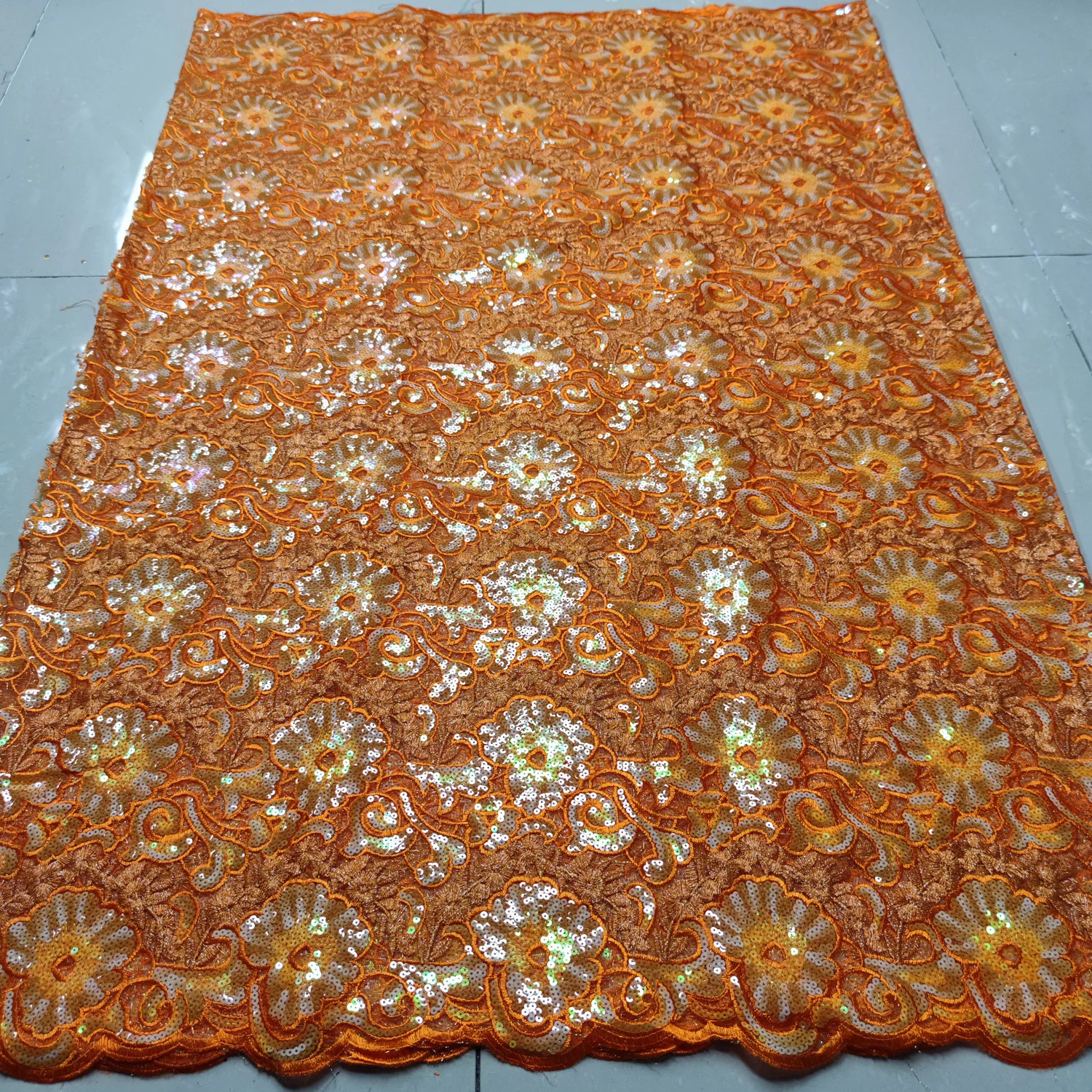 

Горячая оранжевого цвета с блестками, Гана кружева Материал для нигерийские вечерние свадебные туфли в африканском стиле с юбкой из тюля с ...