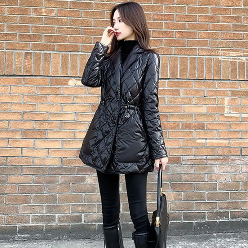 

New Winter Women Bright Surface Suit Collar Coat Outwears Female Warm Thick Down Elastic Waist Coats 90% White Duck Down Coats