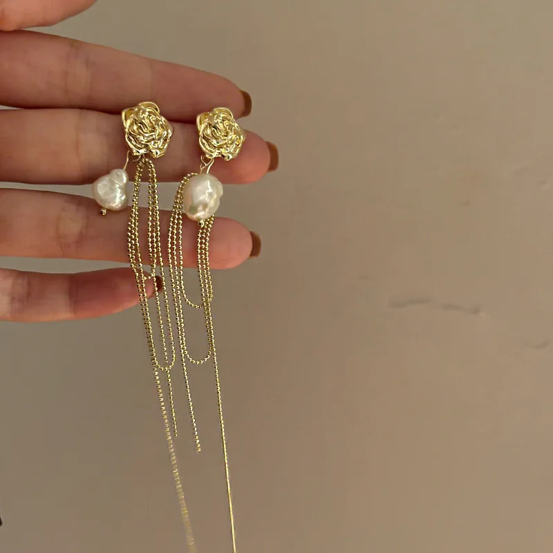 

Baroque Vintage Pearl Flower Retro Metal Tassel Earrings Ear Stud Ear Clips for Women Girls New