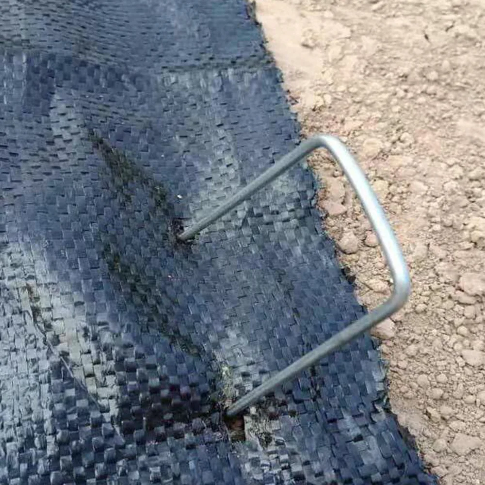 

100Pcs U-shape Galvanized Ground Nails Fixing Nails Lawn Gardening Nails for Home Outdoor (2.5mm x 40mm x 100mm)