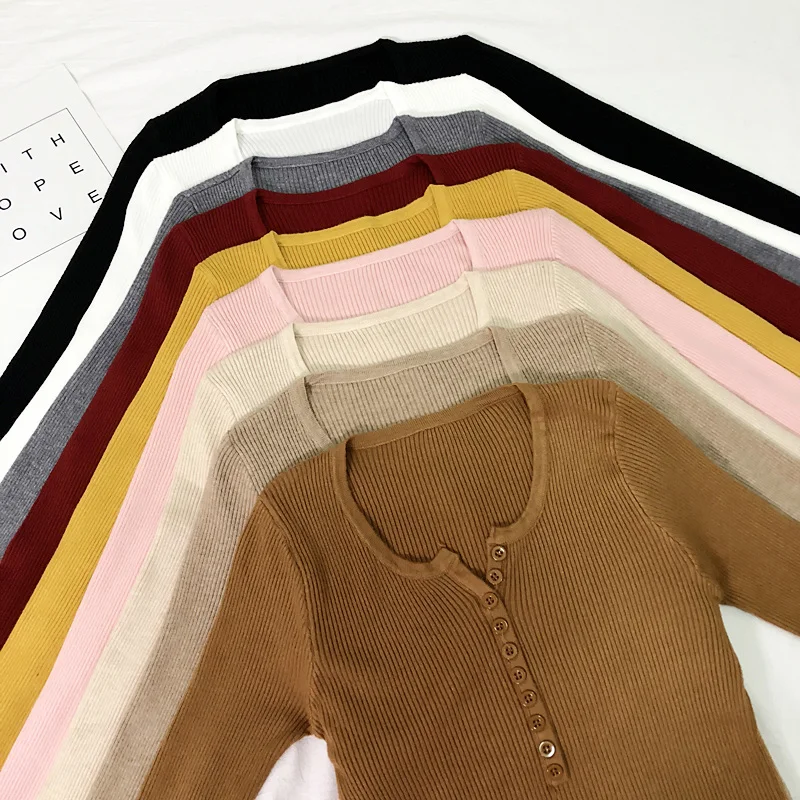 Пуловер женский трикотажный с треугольным вырезом | Женская одежда