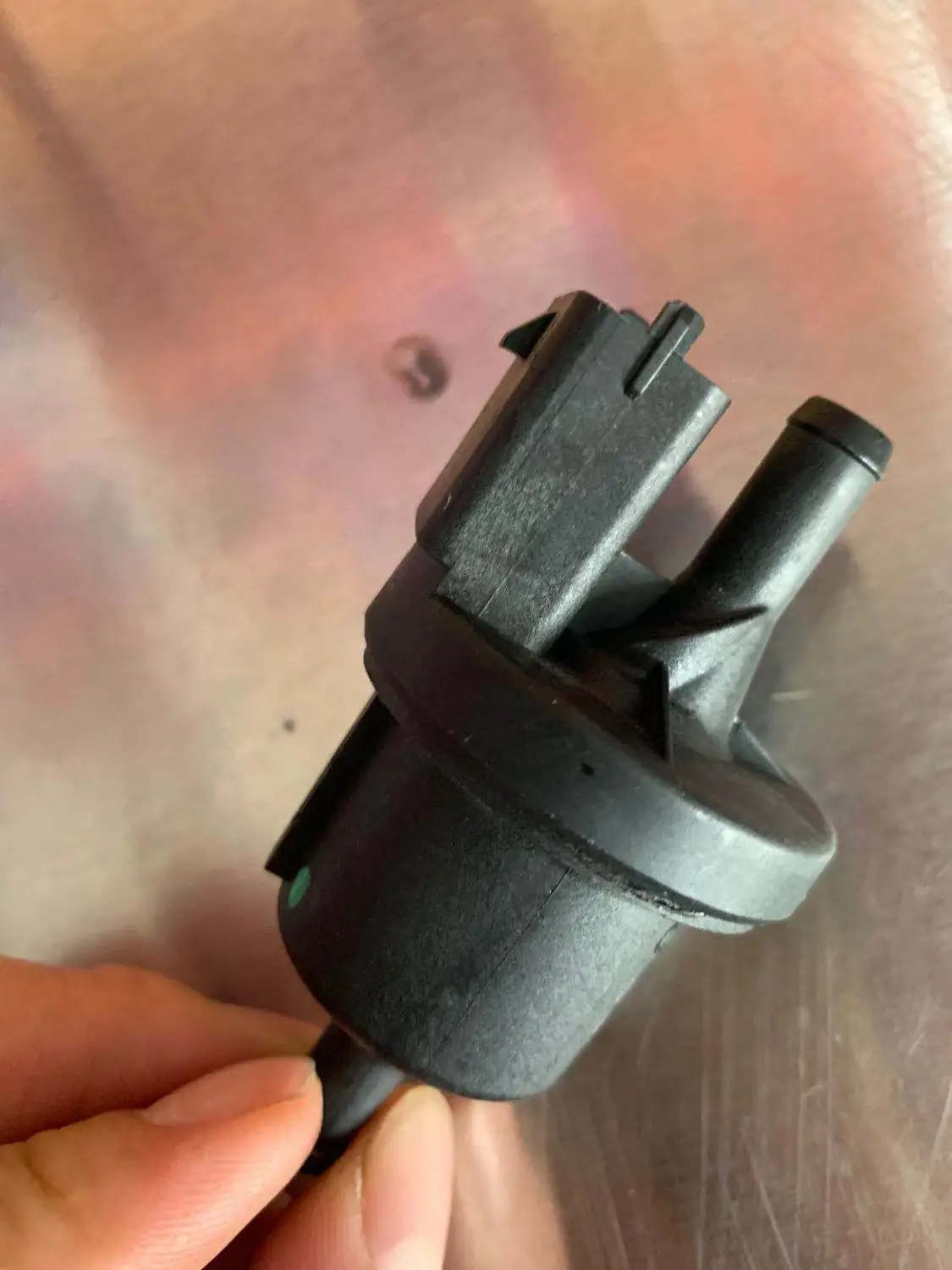 

1x Fuel Tank Breather Valve 0280142412 0280142424 for Mazda- 5 for FORD- FOCUS C-MAX 1.8 2.0 for Volvo- V50 C30 Breather Valve