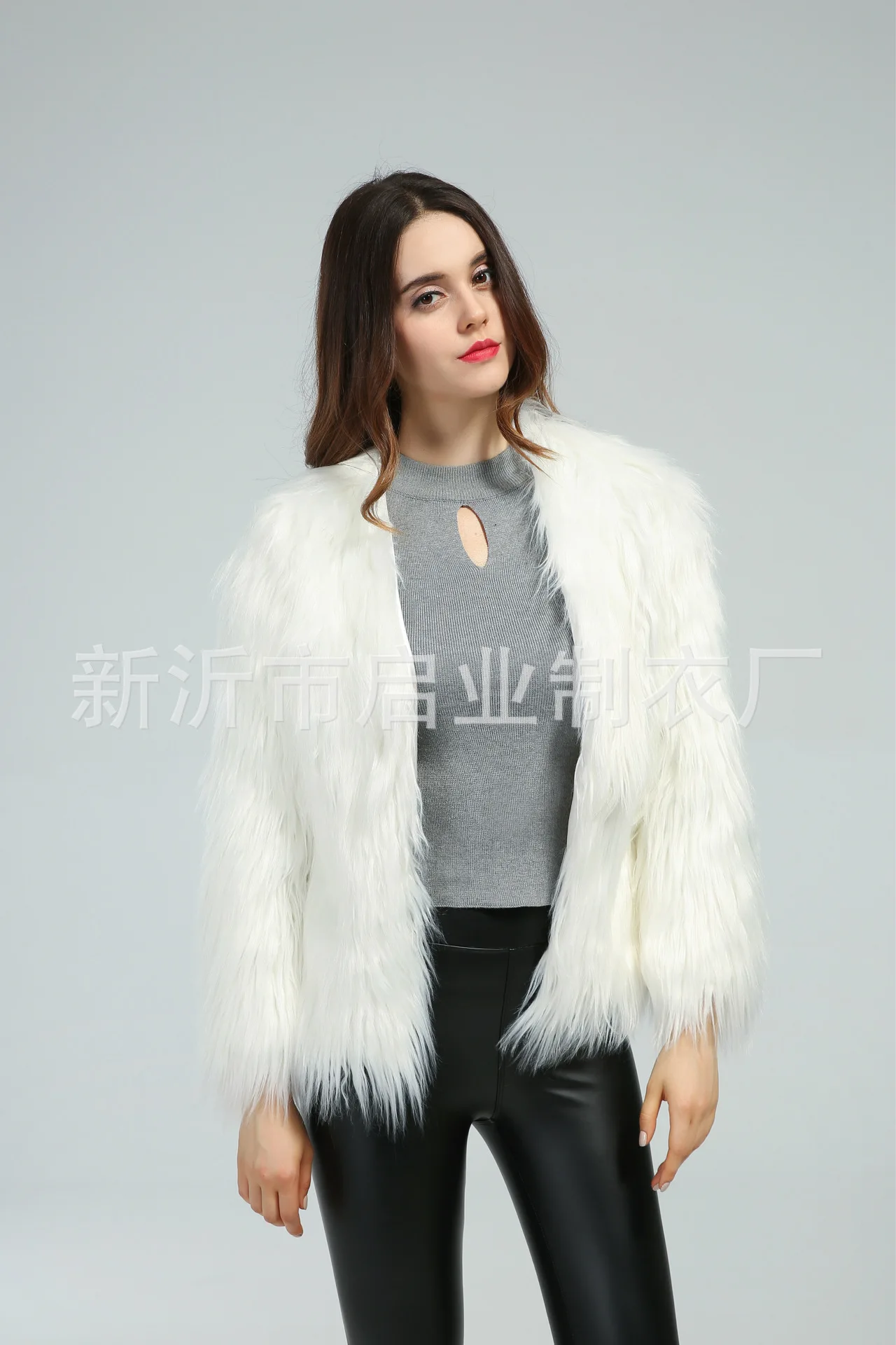

Faux Fox Fur Coat Autumn And Winter Fashion V-Neck Jacket Elegant Ladies Lightweight Fluffy Warm Outerwear 2021 New