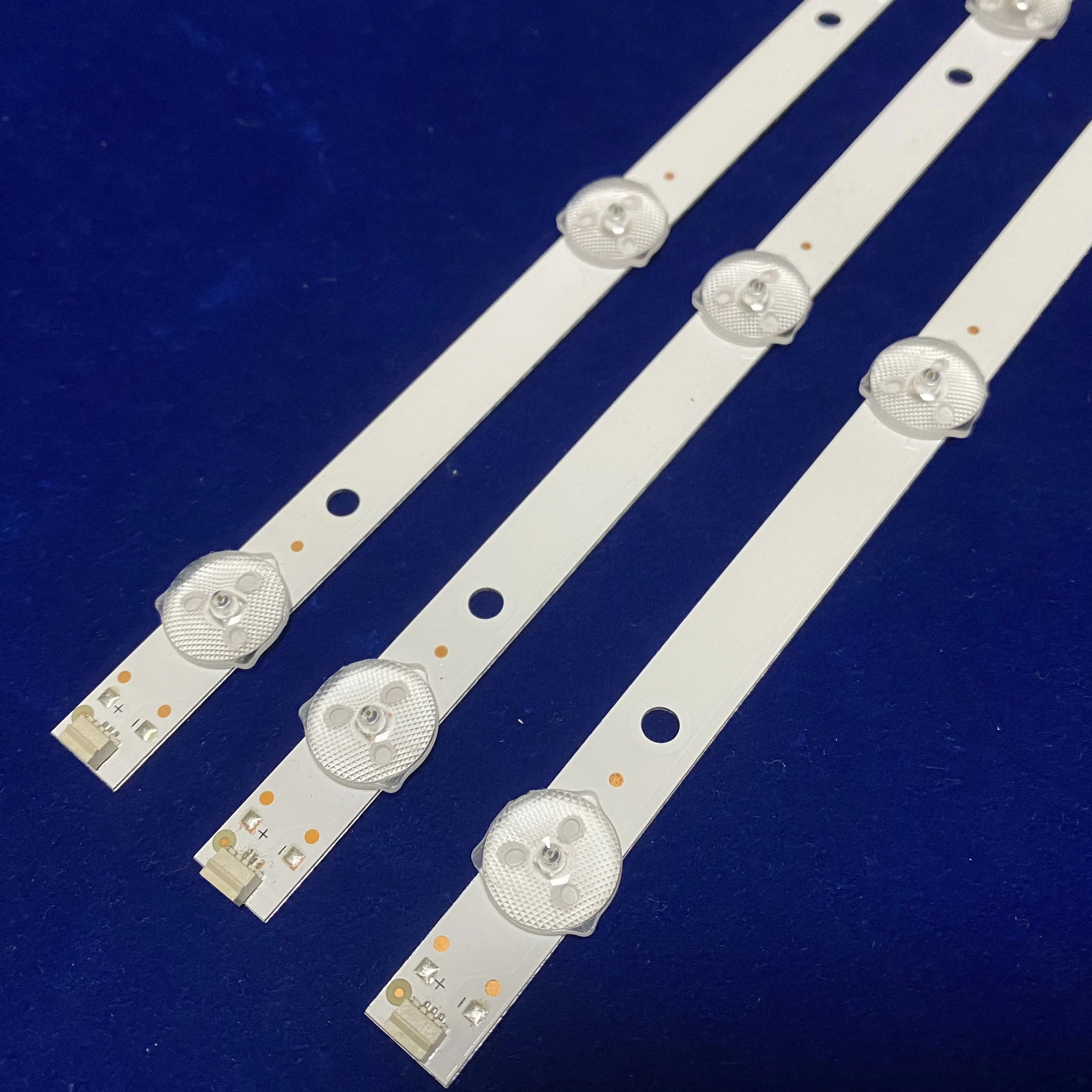 3 шт. x 32 дюймовые светодиодные полосы подсветки телевизора 4708 K320WD A2213K01 для ''TCL