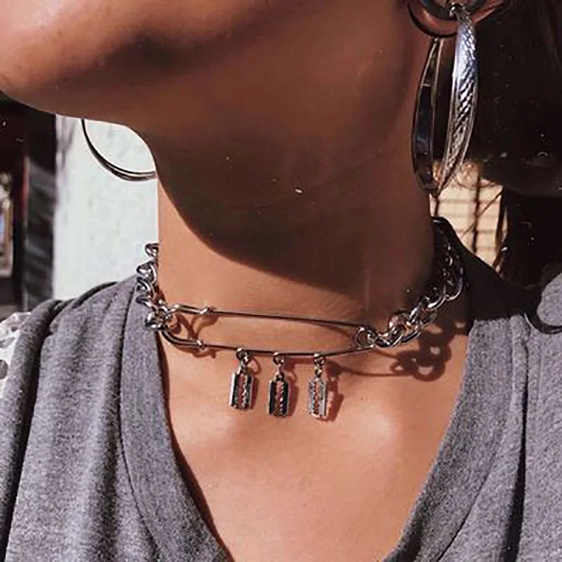 

Hiphop Punk Metal Blade Shape Pendant Necklace for Women Fashion Neck Chains Jewelry Rock Party Pin Chokers Necklaces New Gift