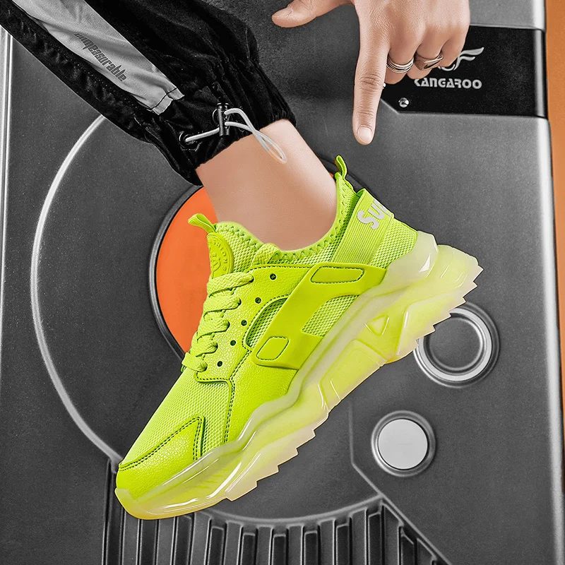 

Кроссовки мужские спортивные на платформе, удобные беговые туфли, низкая подошва, на шнуровке, модель B47, осень