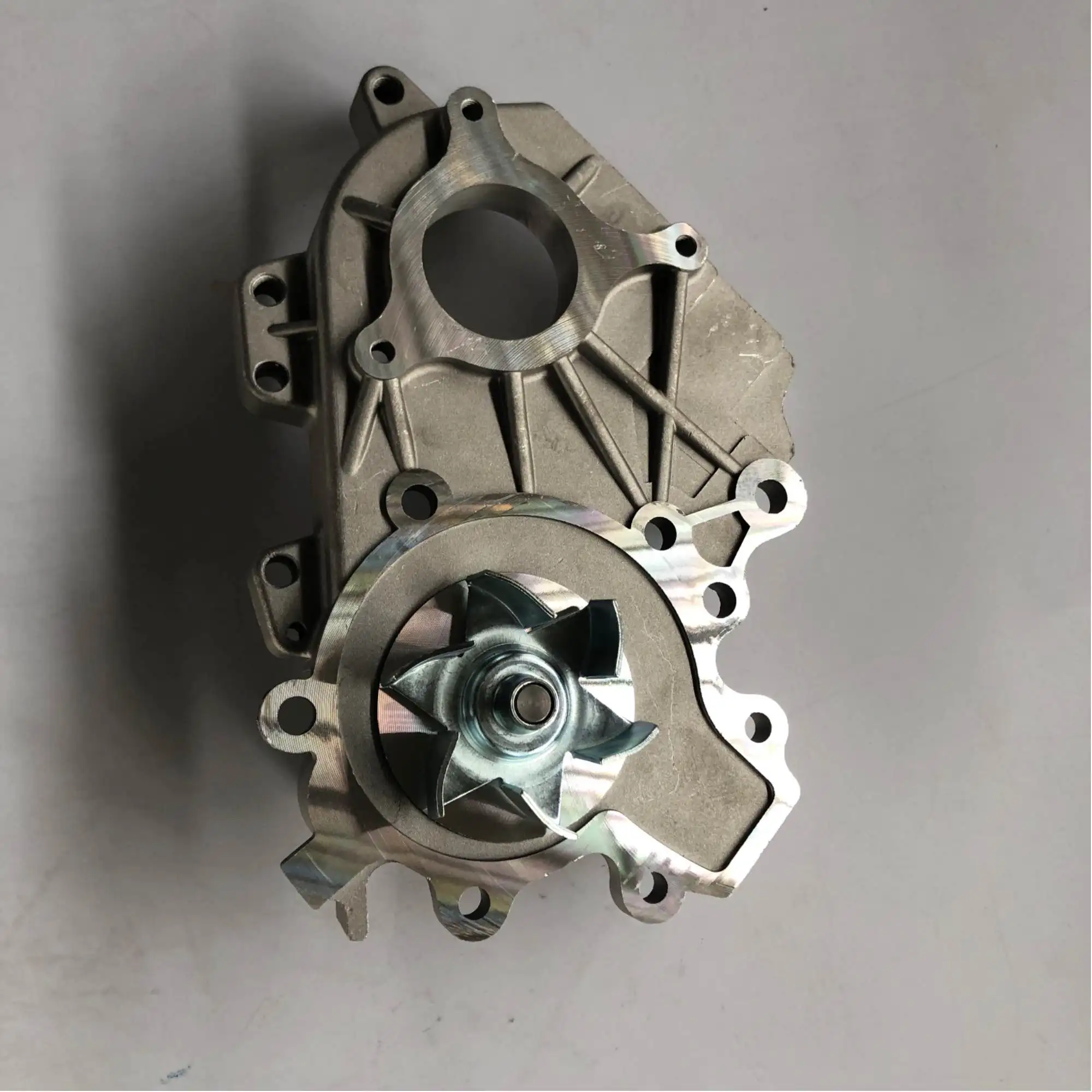 

1307100-ED01 Water pump for great wall wingle steed 4D20 v240 x240 2.0 desel