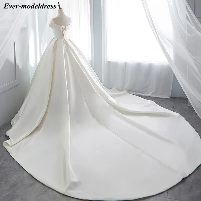 

Ball Gown Off Shoulder Satin Wedding Dresses Princess Lace-up Back Sweep Train Bride Dress Bridal Gowns vestidos de novia 2020