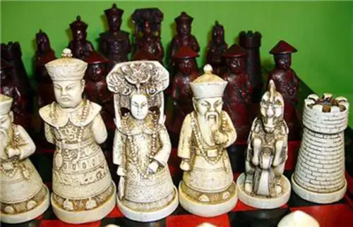 

26*25cm Height old handwork Collectibles Vintage 32 chess with wooden Coffee table crafts tools wedding Decoration Brass