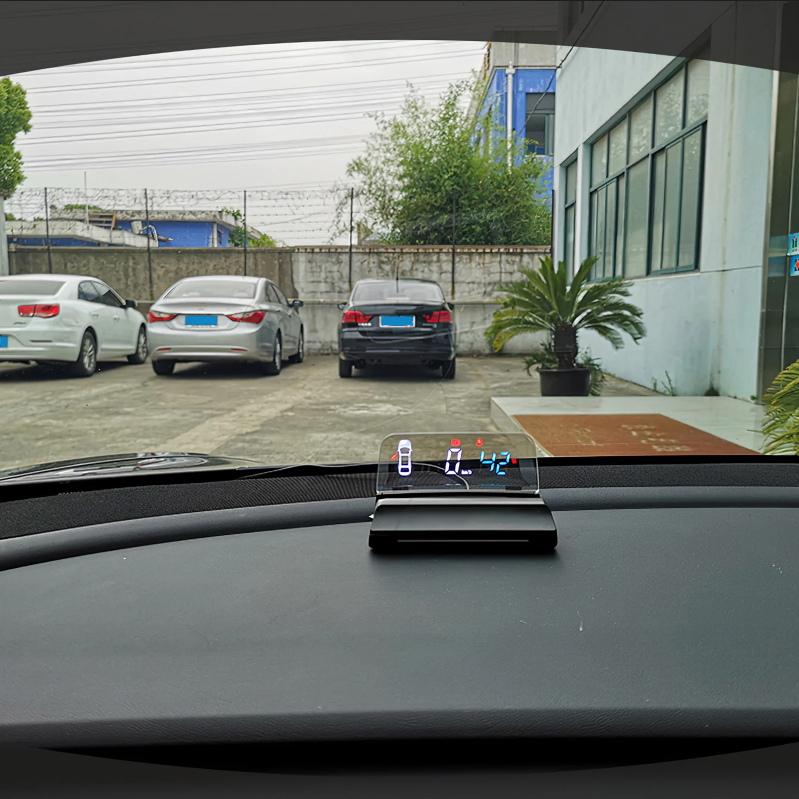 

HUD Head-up Display Small Intelligent Multifunctional Windshield Speed Alarm Reminding Projector For Tesla Model M3S