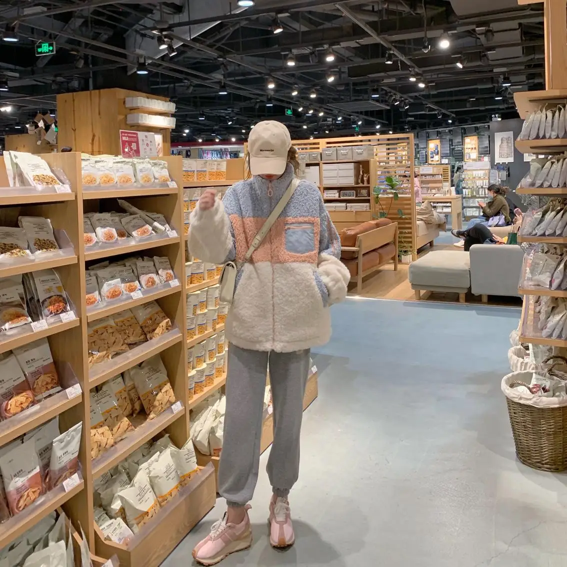 

AHY wool lamb with thick coat female han edition loose stitching on the new winter coat joker brief paragraph dress tide