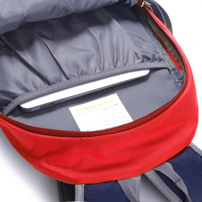 Велорюкзак для активного отдыха 25 л из непромокаемого нейлона.