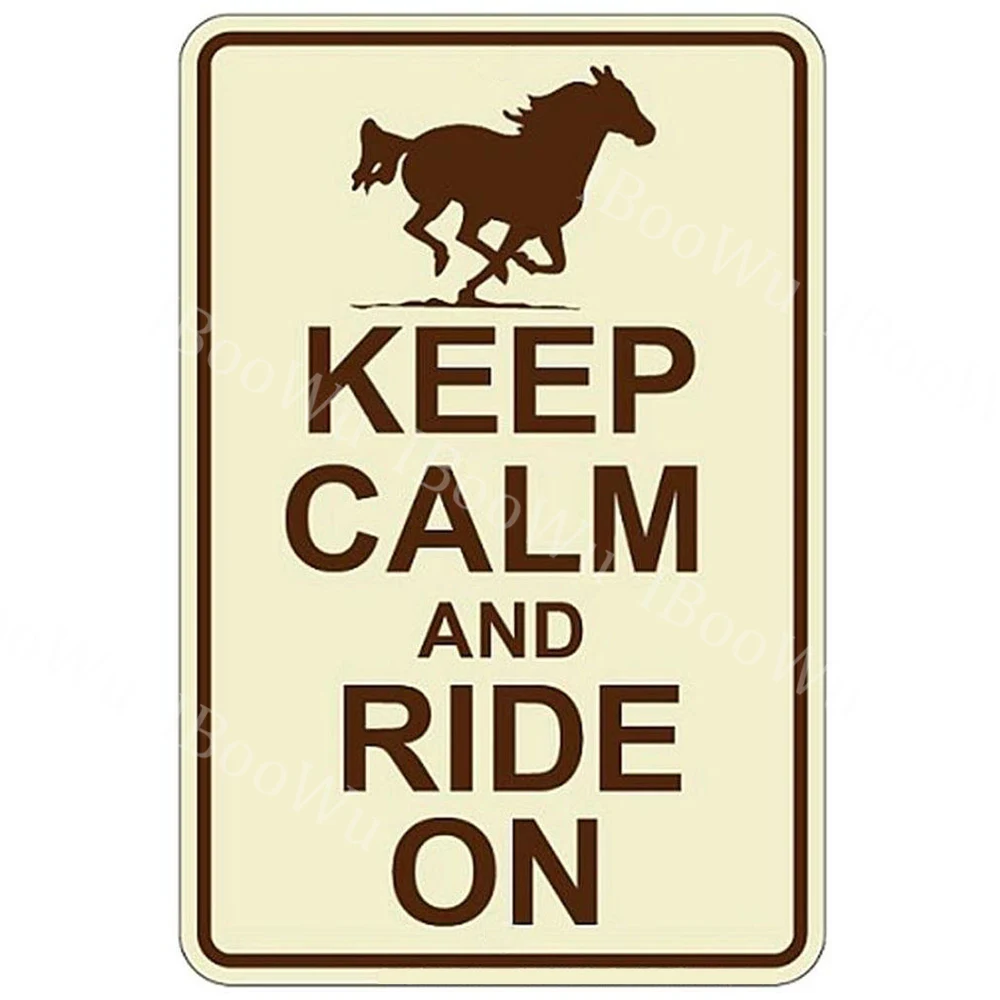 Сохраняйте спокойствие и переносите металлическую жестяную вывеска напиток