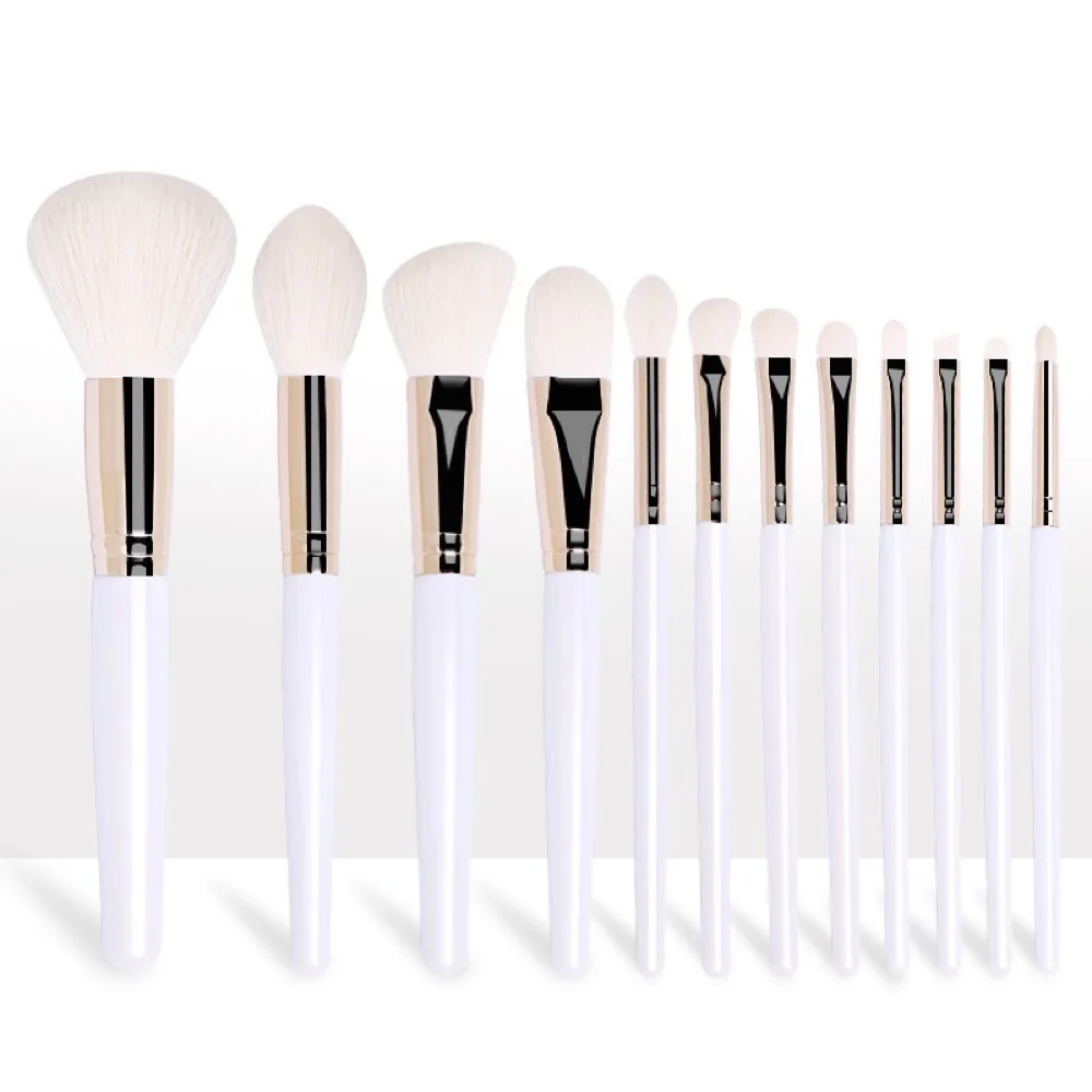 

12pcs/set of white wooden handle makeup brush beauty tool makeup brush set is soft, delicate, flexible and wear-resistant