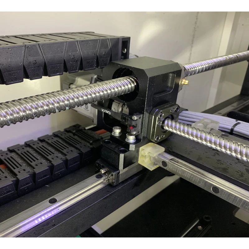 Автоматическая линия сборки светодиодного оборудования HW-T4SG-50F PNP с 50 податчиками и 6 камерами солнечной системы крепления.