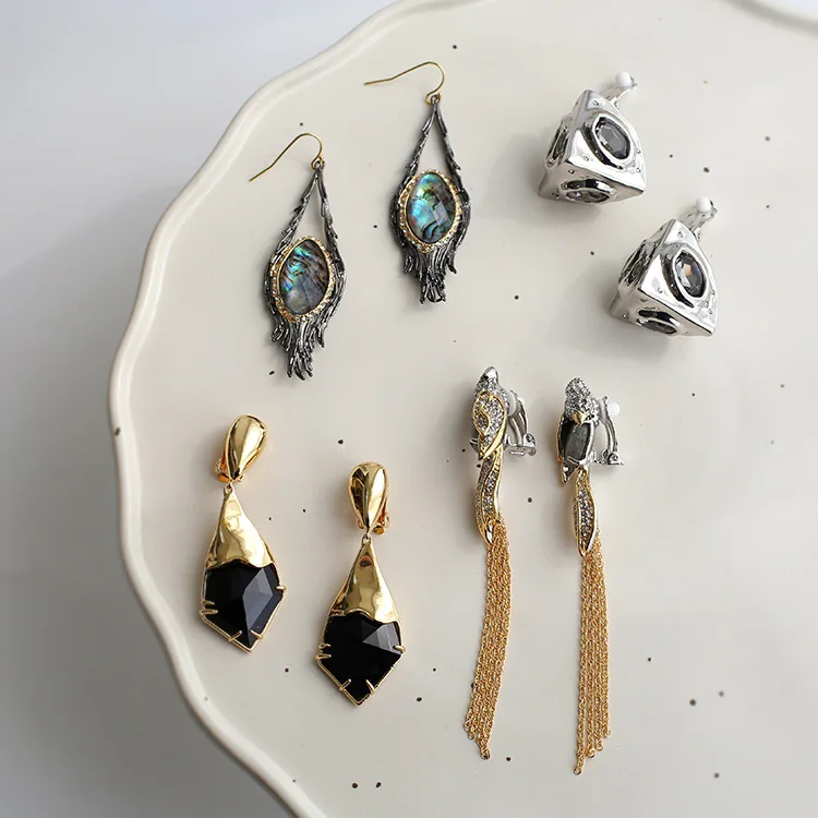 

Fashion tassel geometric ear clip personality geometric simple temperament abalone ear clip