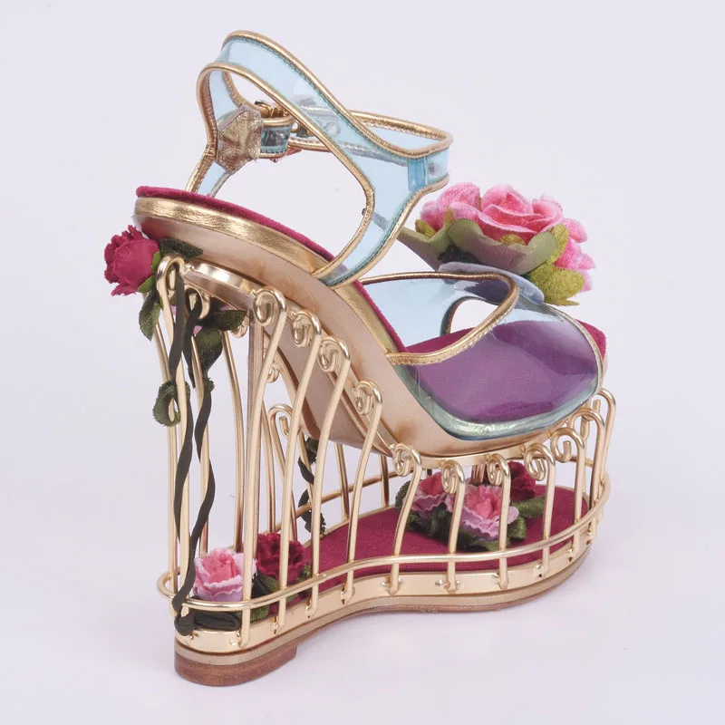Женские босоножки с ремешком на щиколотке летние из ПВХ украшенные розовыми