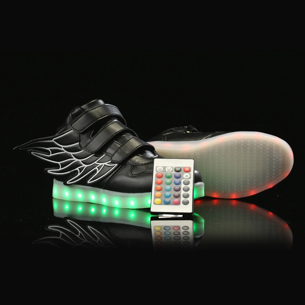 Кроссовки Детские со светодиодной подсветкой и пультом ДУ | Мать ребенок