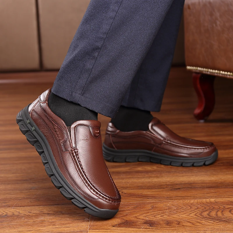 2019 новые домашние тапочки из натуральной кожи Для мужчин удобная обувь Лоферы