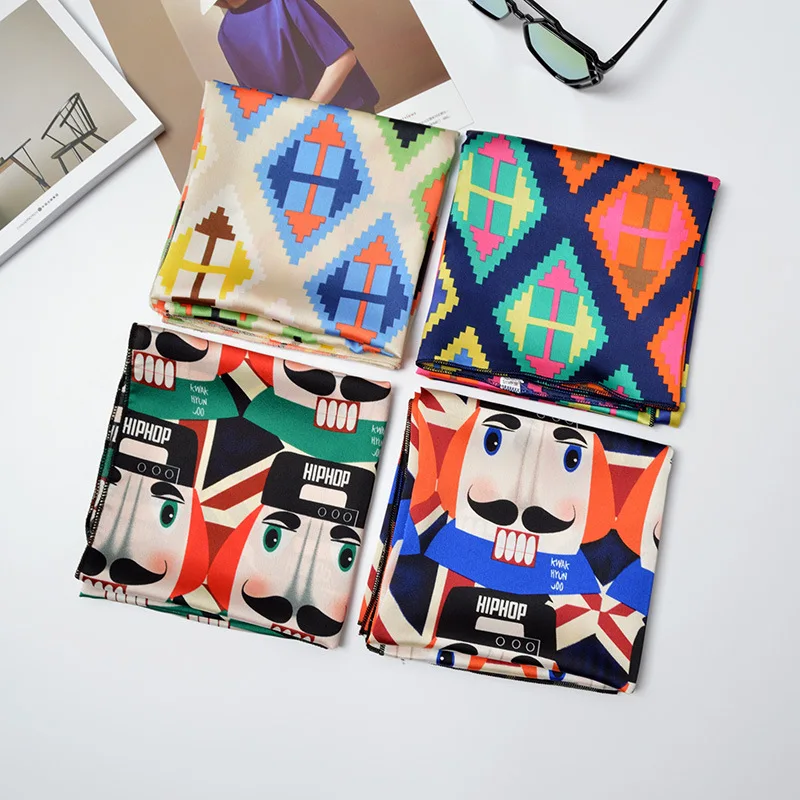 Шарф квадратный женский атласный маленький шелковый профессиональный