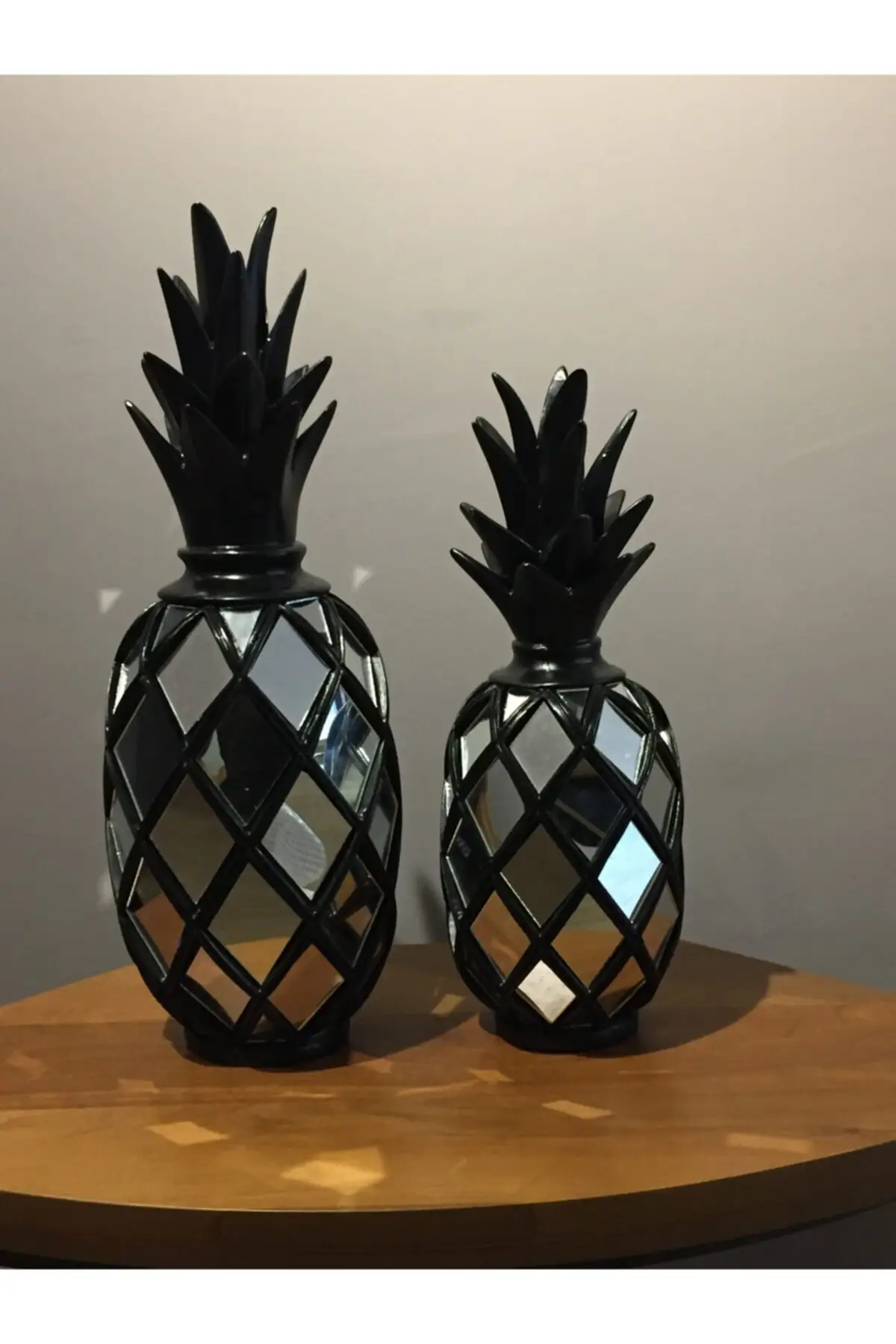 

Pineapple with Mirror Details Set 2 Piece Black Colour Home Decorative Accessories Living Room House Decor Modern Class Design