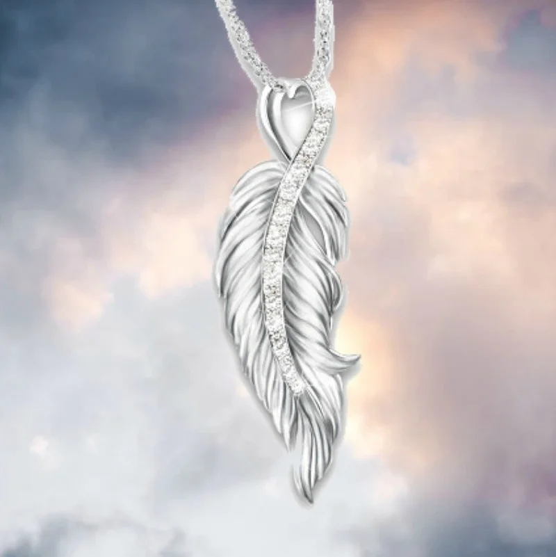 

2023 Trend Fashion Phoenix Wings Leaf Necklace Copper Inlaid With Zircon Pendant Feather Clavicle Chain Womens Necklaces Gothic
