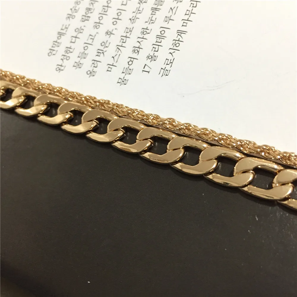 Блестящий браслет цепочка золотого цвета в массивном стиле Специальный корпус