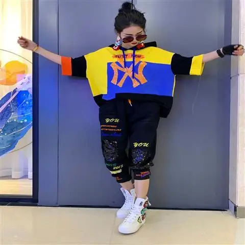 

2021 Summer New Fashion Brand Goods Large Version Colorful Suit Sequin Stitching Short Sleeve Loose Personality Sports Suit