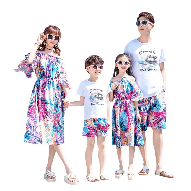 

Летние одинаковые комплекты для семьи; Одежда для мамы и дочки пляжные наряды для папы футболка для сына + шорты для отдыха на берегу моря дл...