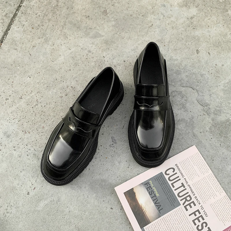 

2020 Classic high quality Spring autumn new small leather shoes female students version of the wild style casual shoes W35-75