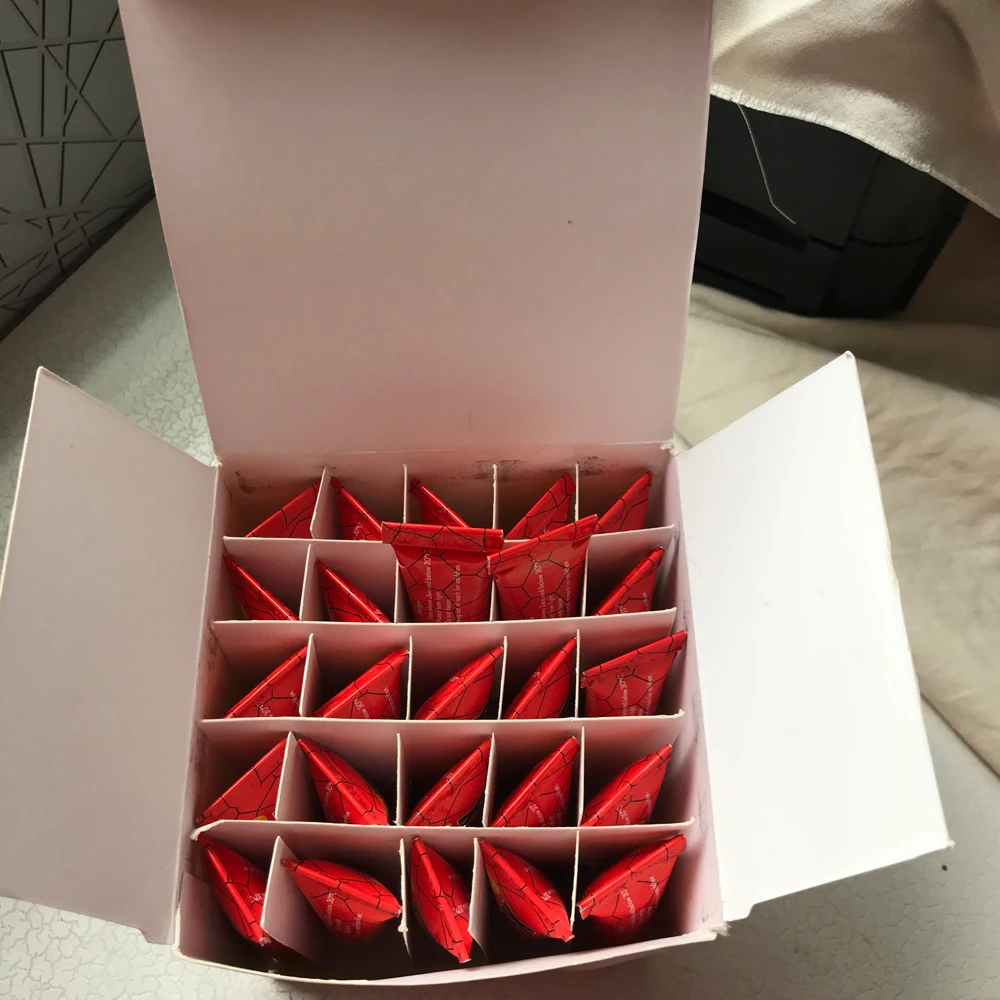 

39.9% красный крем во время татуировки для перманентного макияжа, подводка для глаз, губ, 10 г