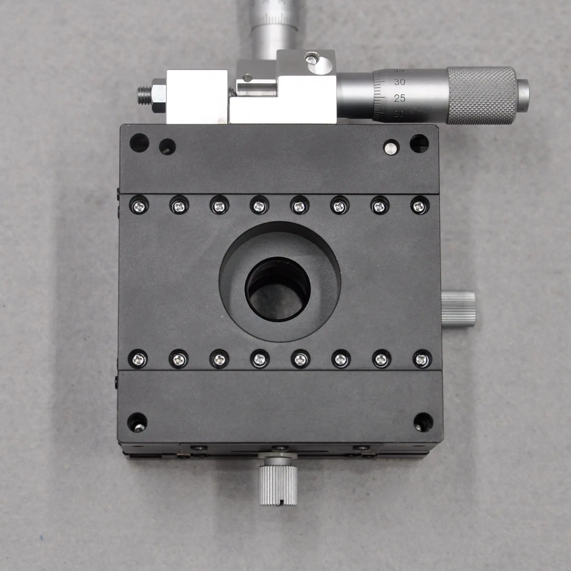 

TAM-802SR Sigma Optical Manual High Precision Displacement Slide Cross Cross Roller Guide Rail Worktable