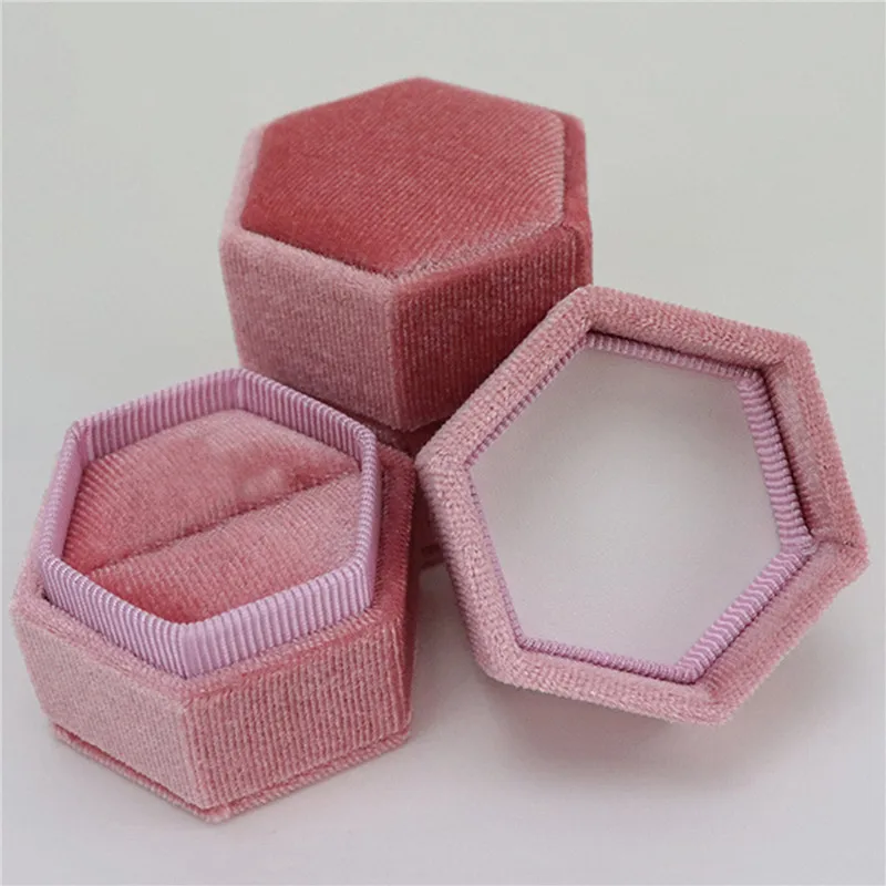 

Vintage Velvet Ring Box Double Slots Wedding Supplies Ring Storage Box With Detachable Lid 6 Colors Hexagon Ceremony Ring Box