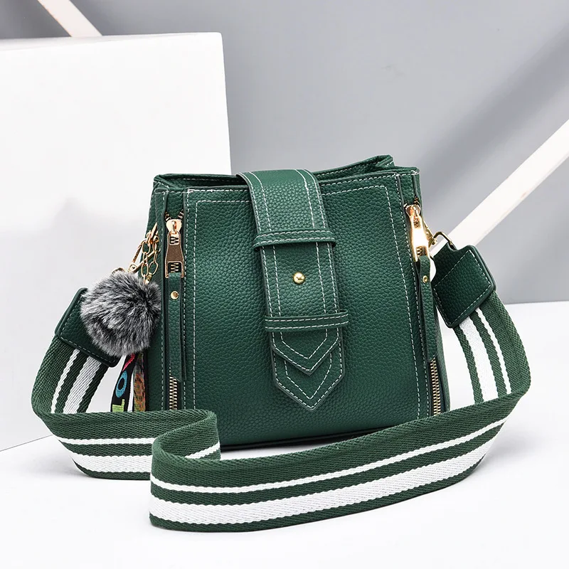 

Модная женская сумка-мешок с широким плечевым ремнем, новинка 2021, роскошная Универсальная женская сумка-мессенджер из мягкой кожи на одно п...