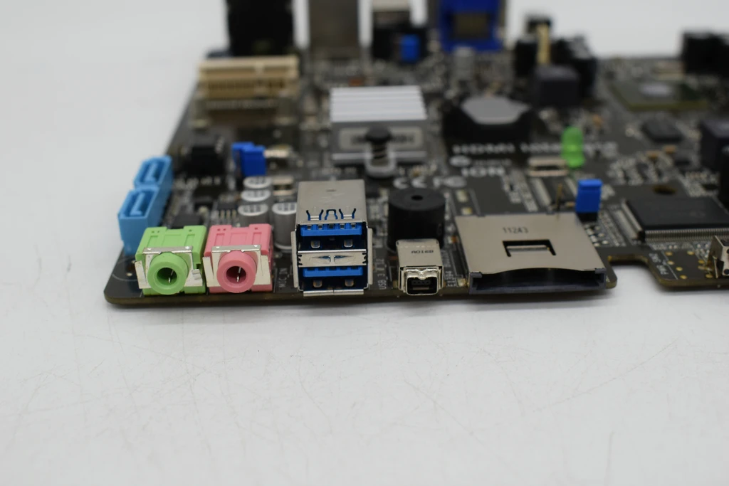 Для ASUS AT5ION3L/S1-AT5NM10E/DP_MB estio CS6110 Mini-ITX оригинальная подержанная материнская плата
