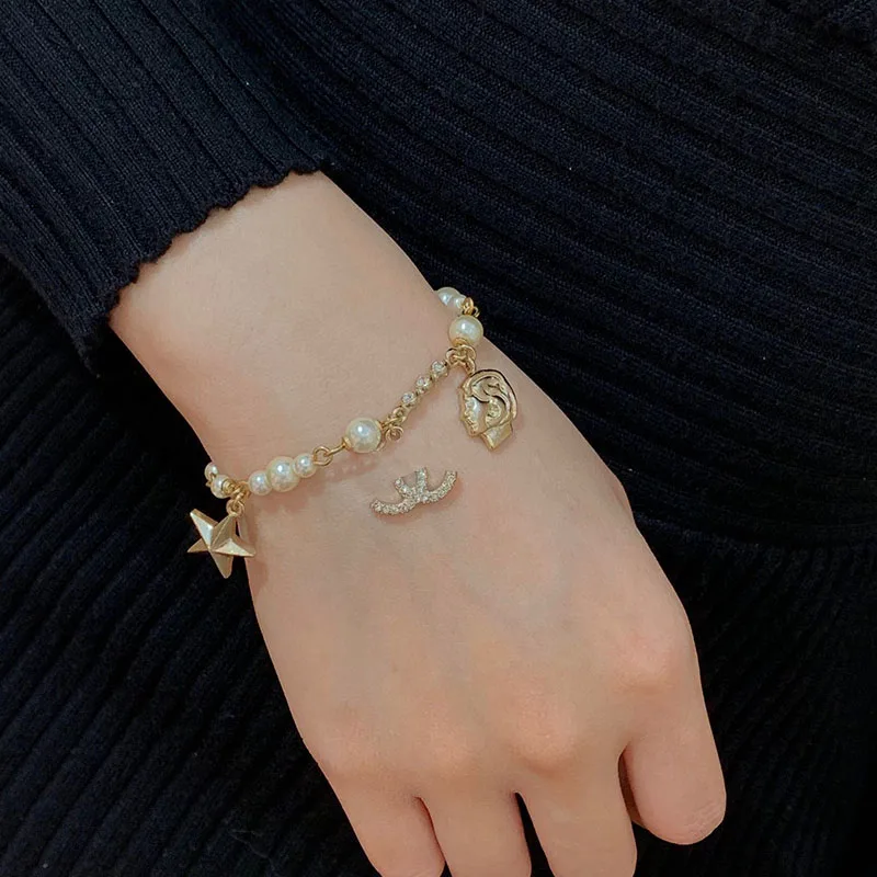 

Pearl inlaid diamond popular C-shaped Bracelet head image sexy woman fashion jewelry instagram gift simple summer beach luxury