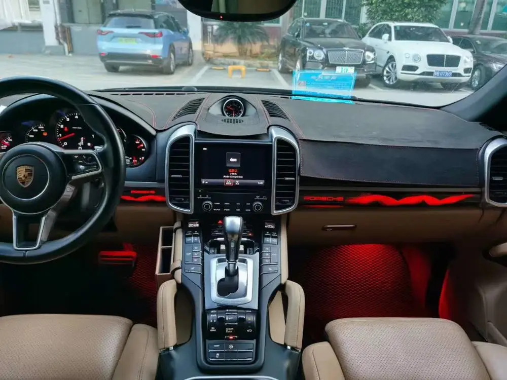 

Окружающего светильник для Porsche Cayenne 2011-2017 двери автомобиля светодиодный светильник центральной консоли панель светильник ing Красочные Пер...