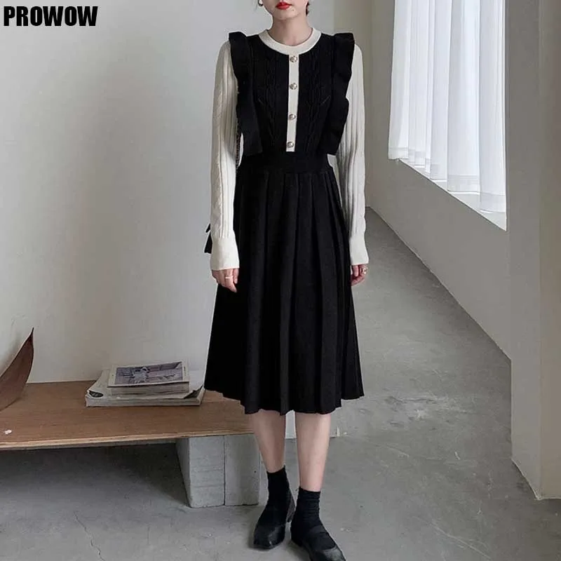 Женское трикотажное платье свитер средней длины сплошное с длинным рукавом зима