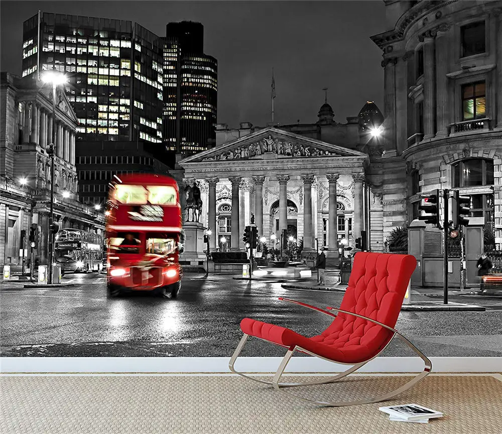 Большой красный автобус с черно белым знаком лондонского города настенная