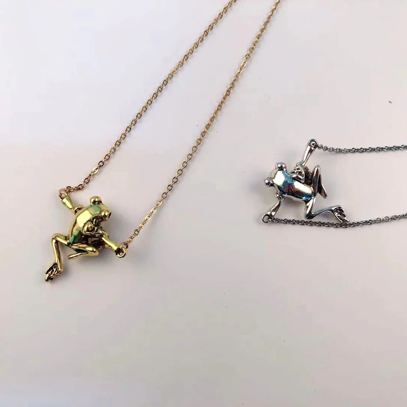 

Pretty Animal Necklace Vintage 3D Realistic Baby Frog on a Branch Animal Unique Necklaces & Pendants Gift for Women Girls