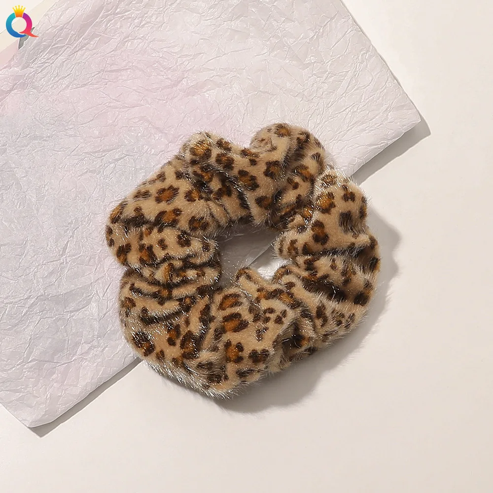 Резинка для волос леопардовая осенне-зимняя 2021 |