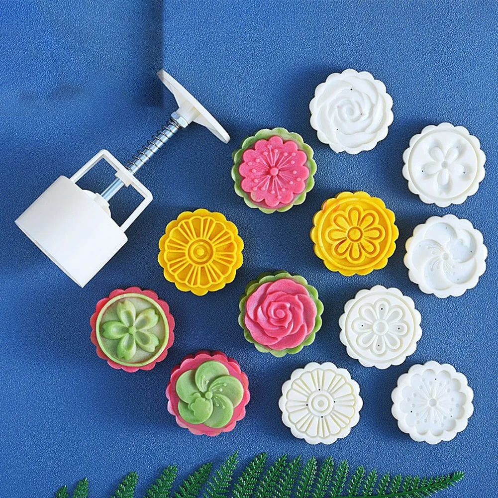 

Hand-Pressed Moon Cake Mold Baking Tool Cartoon Chocolate Cookie Muffin Baking Tool Sponge Mousse Dessert Cake Decorating