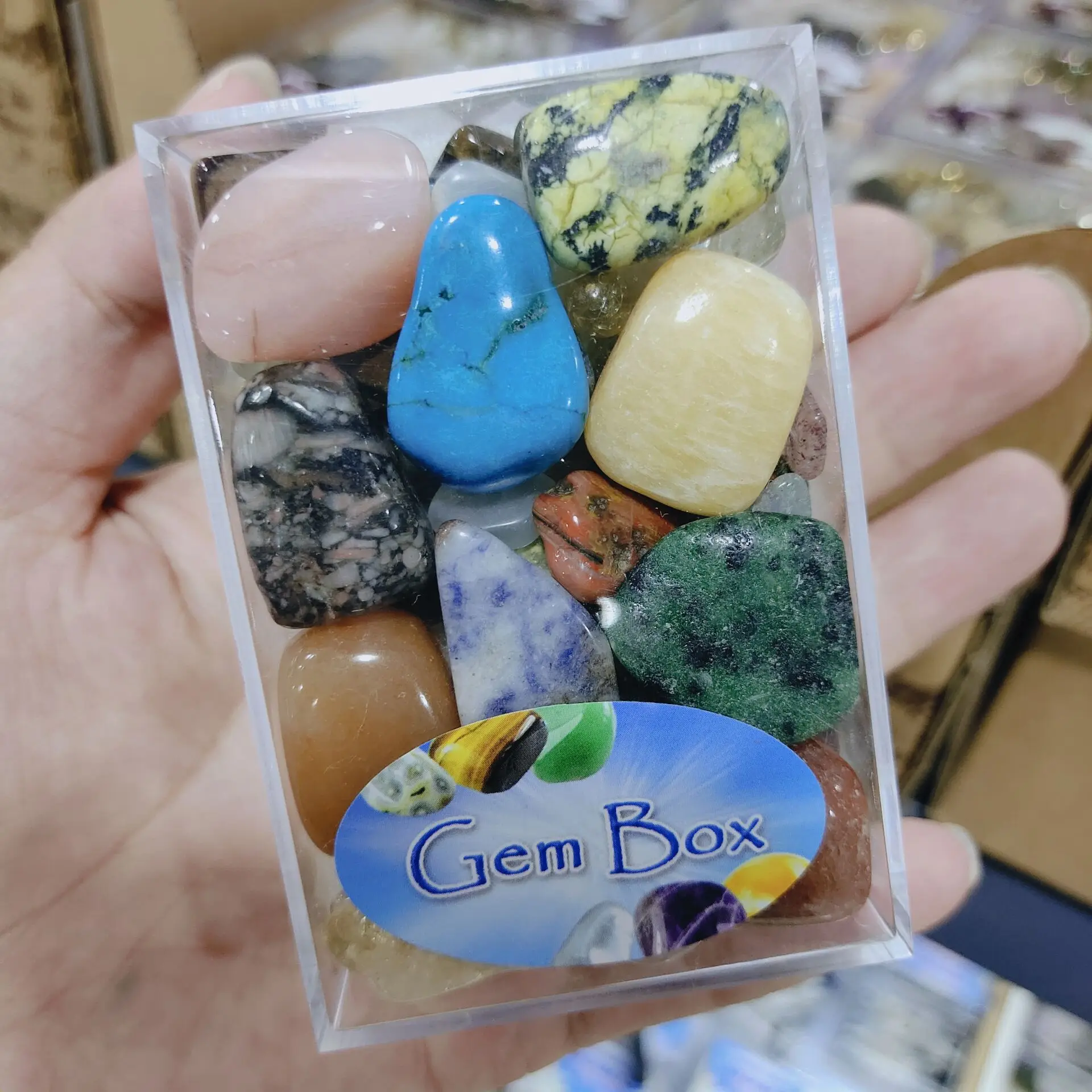 

1 box Natural Polished Mini Crystal Freedom Palm Tumbled Gems Quartz Pocket stone Collection Mineral Specimen Healing Gift