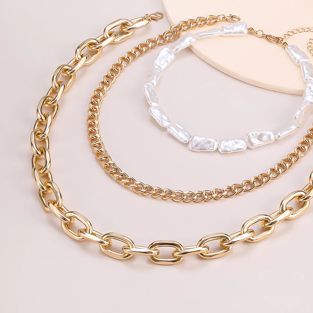 

IngeSight.Z 3Pcs/Set Multi Layered Chunky Thick Cuban Choker Necklace Irregular Imitation Pearl Clavicle Collar Necklace Jewelry