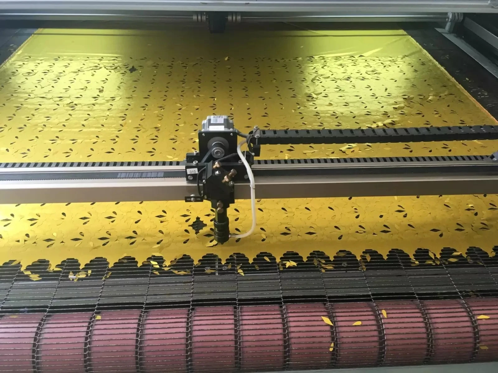 станок горячего тиснения древесины и мдф msy1300