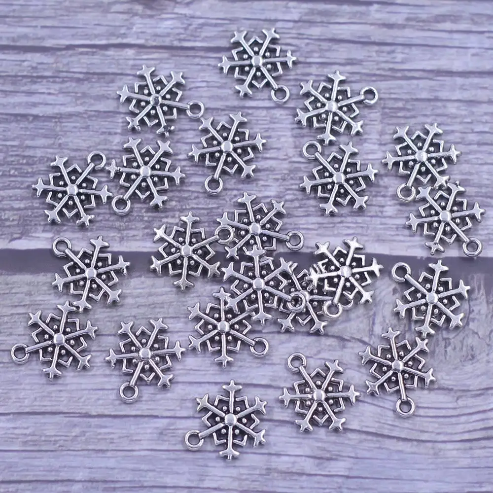 

15Pcs Pendants Winter Snowflake Christmas Xmas Zinc Metal Alloy Silver Tone For Charms Necklaces Jewelry DIY Findings 18mm