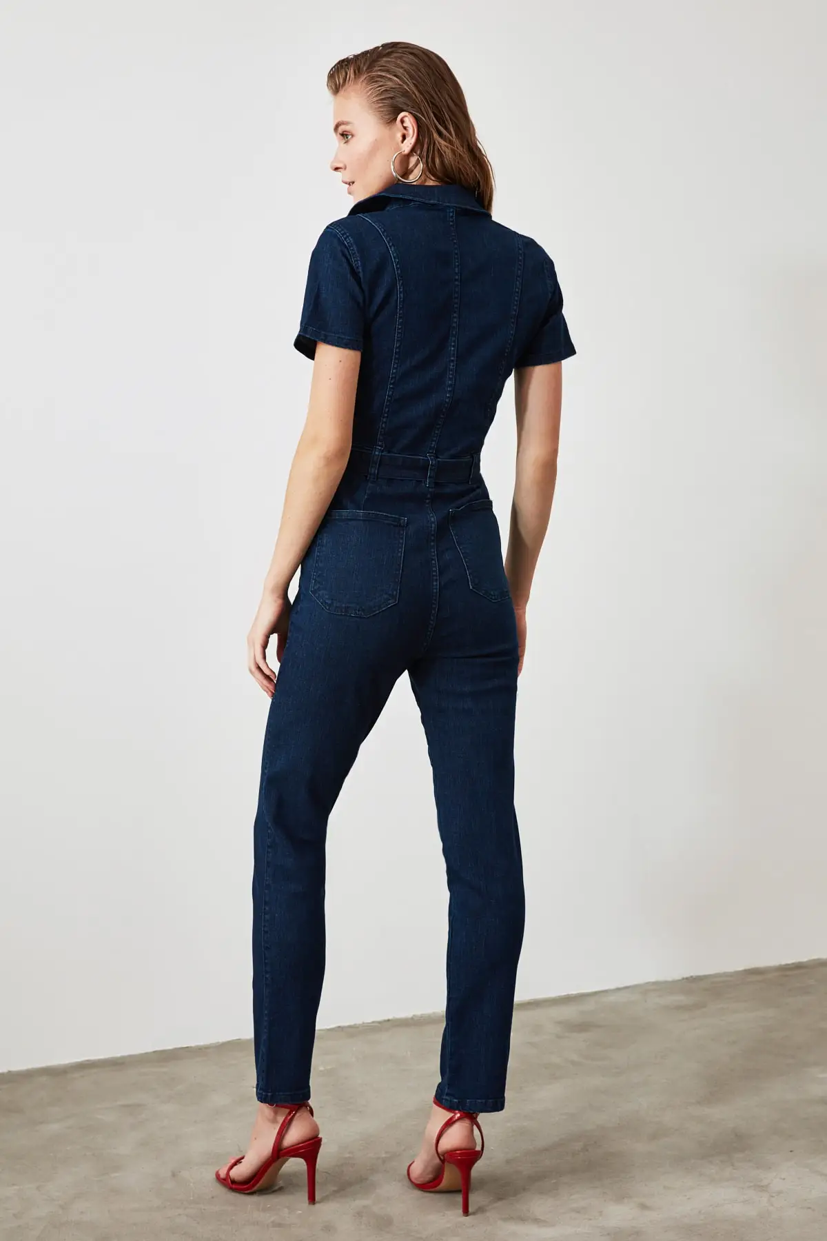 

Trendyol Belt Detailed Denim Jumpsuit TWOSS20TU0086